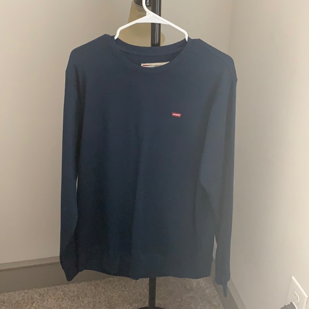 Never worn Levi’s navy crewneck